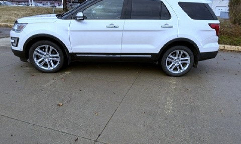 2017 Ford Explorer L...