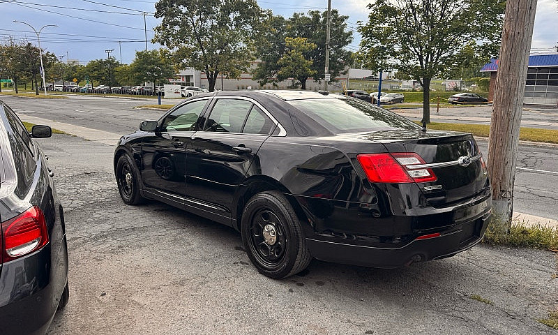 2018 Ford Taurus Pol...