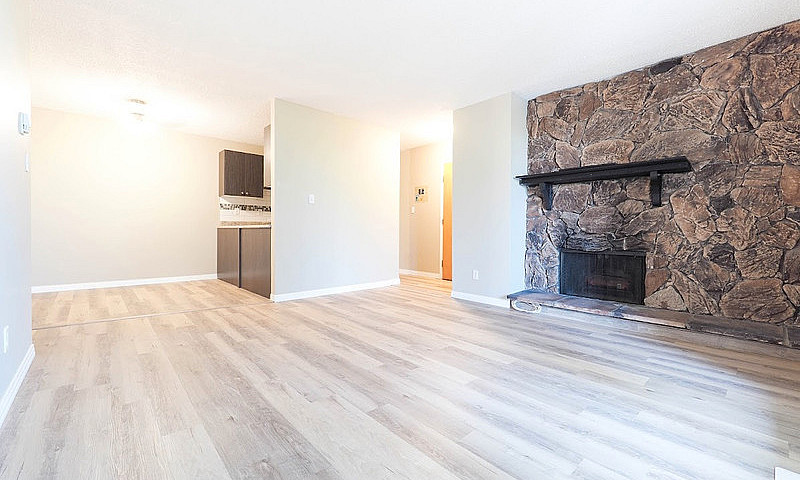 July 1S -Spacious Ne...
