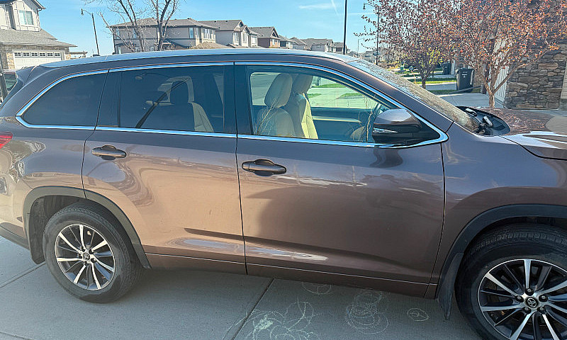 Pre-Owned 2018 Toyot...