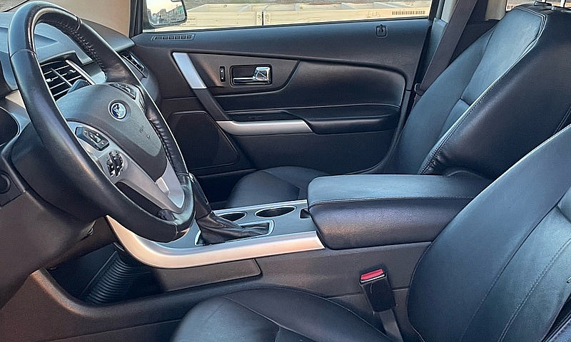 2013 Ford Edge...