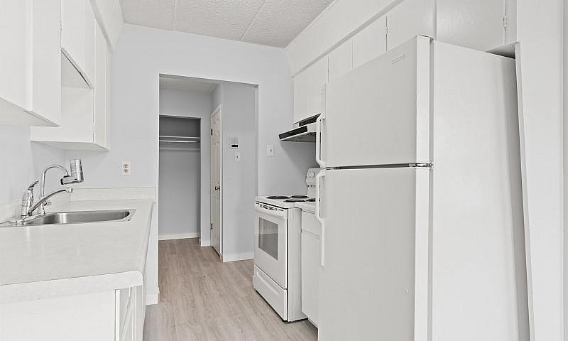 Newly Renovated 2 Be...
