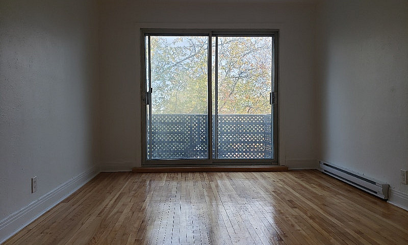 Rénové Style Condo 4...
