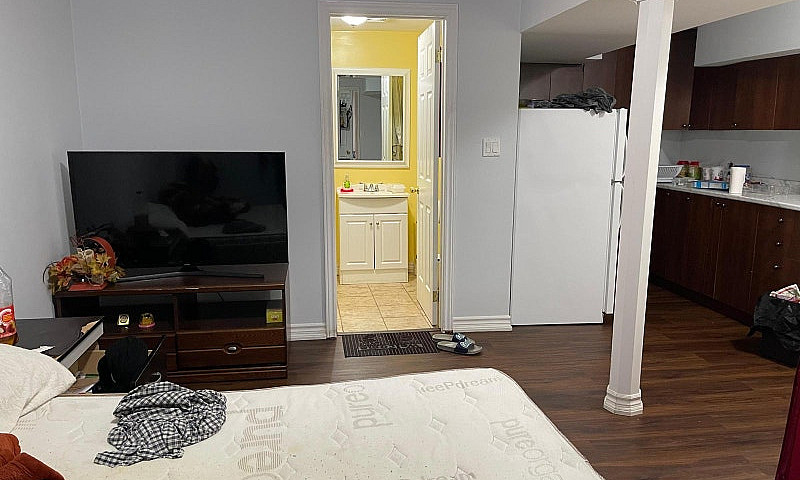 1 Bedroom Basement A...