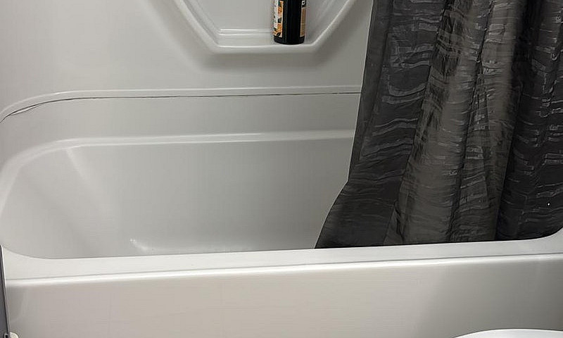 Private Room For Ren...