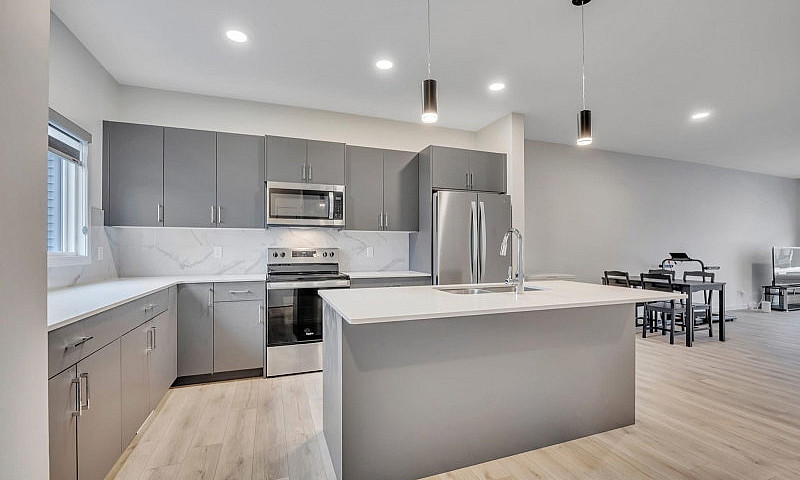  Newly Built 3.5 Bed...