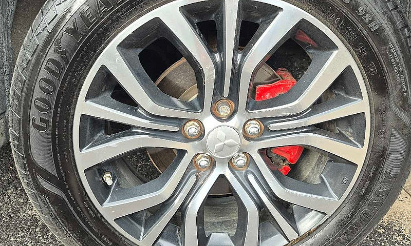 2016 Mitsubishi Outl...