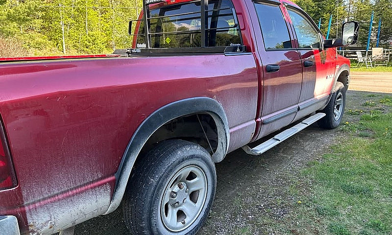 Dodge Ram Quad Cab 1...