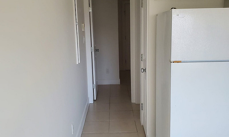 Newly Renovated & Cl...