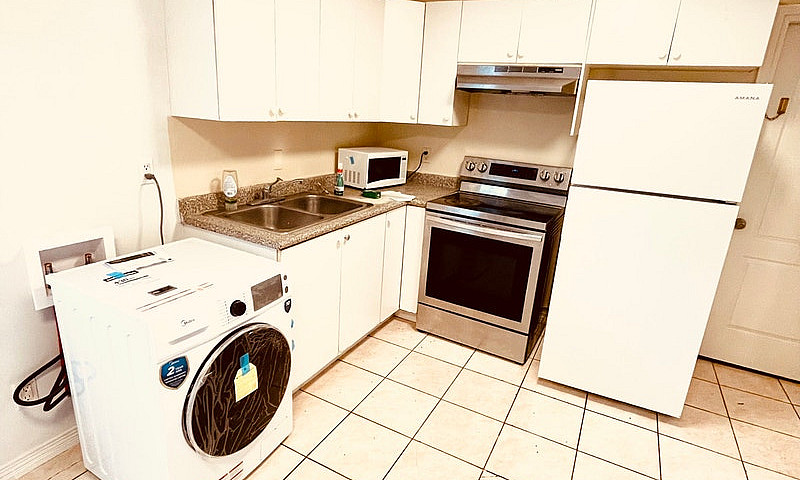 1 Bedroom Suite For ...