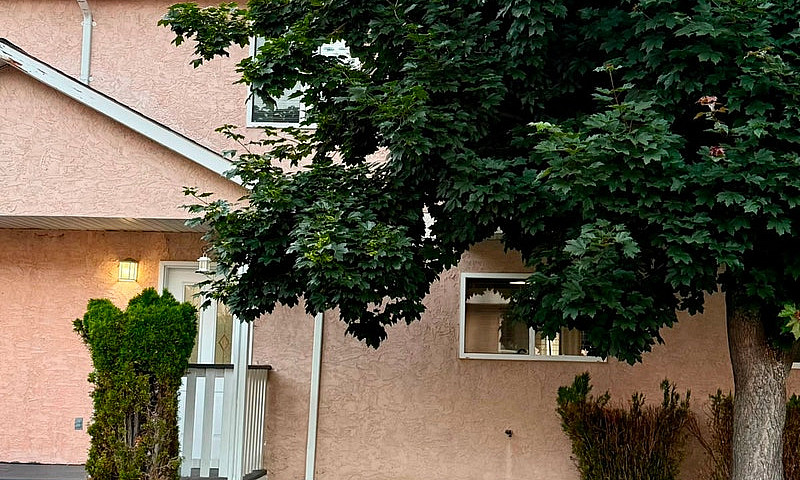 Townhouse In Pentict...