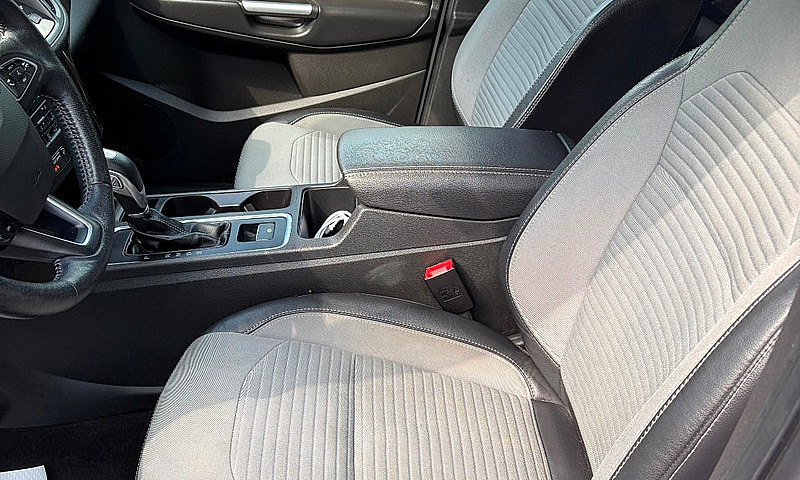 2019 Ford Escape Tit...