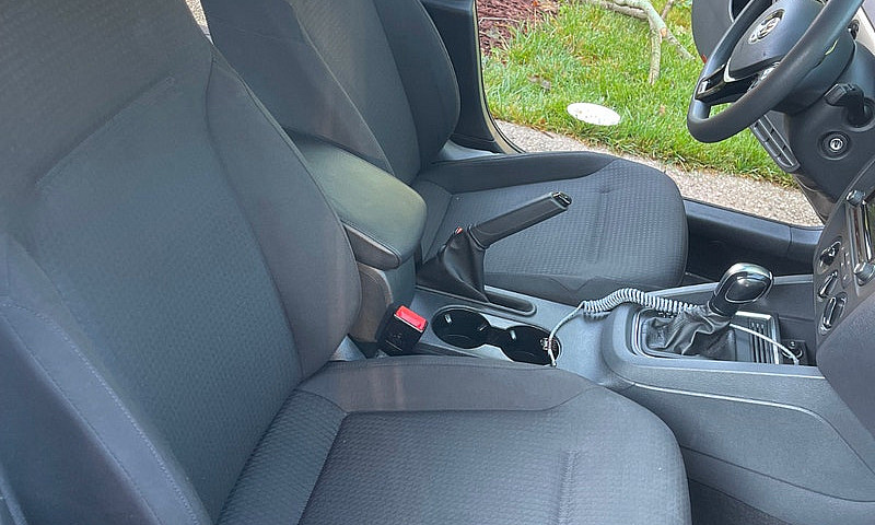 2017 Volkswagen Jett...