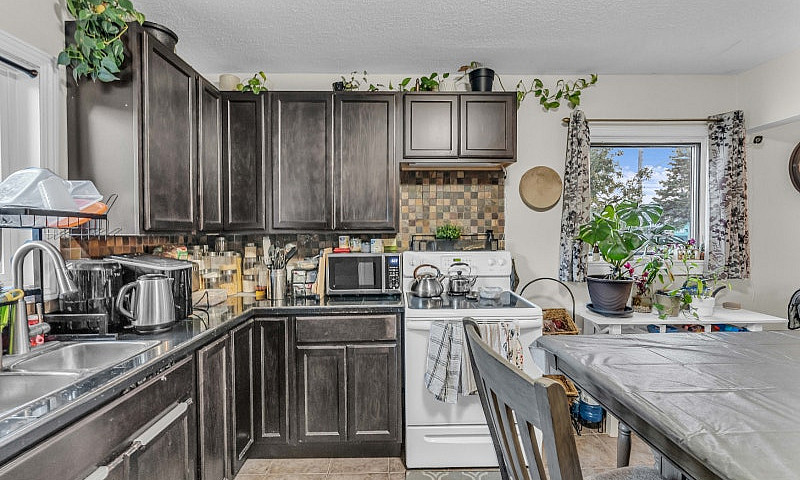 302 M Avenue N Saska...