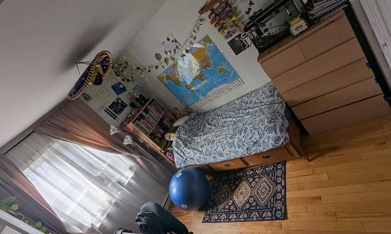 2 Chambres À Coucher...