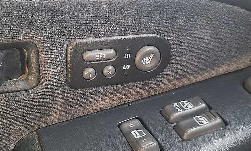 1999 Chevrolet Silve...