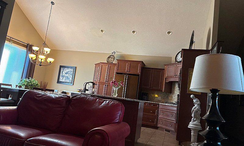 House For Sale - Lan...