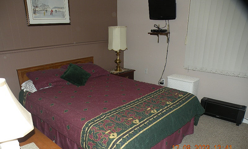 Very Clean 1Bdrm Apa...