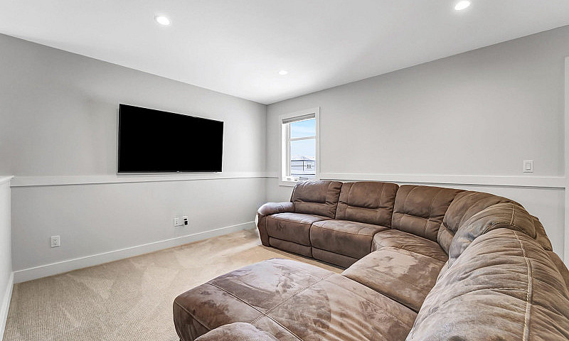 Home For Sale (Brigh...
