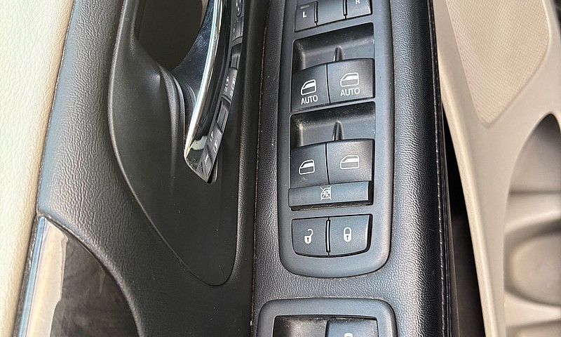 2017 Dodge Caravan...