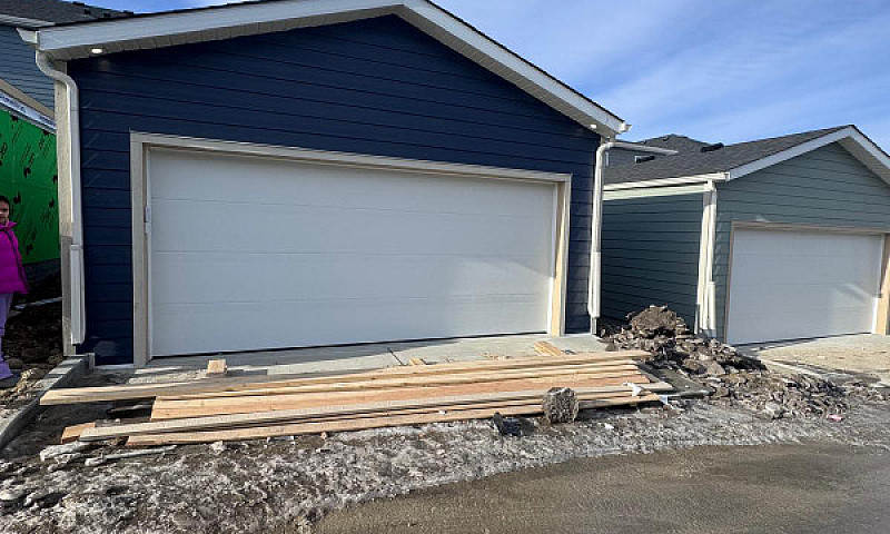 Modern 4-Bed, 3-Bath...