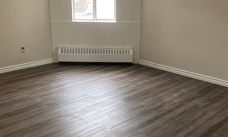 2 Beds 1 Bath Apartm...