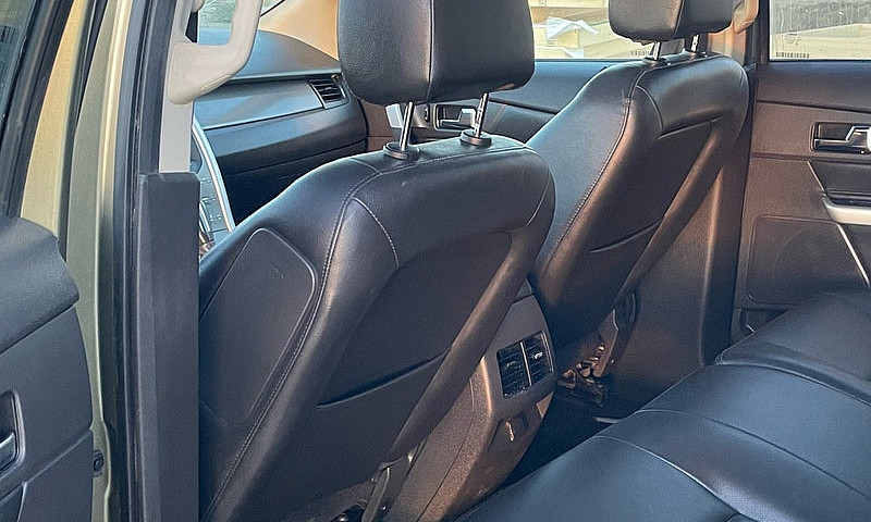 2013 Ford Edge...