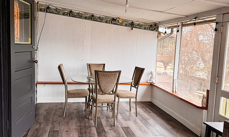 Cabin For Sale - Aqu...