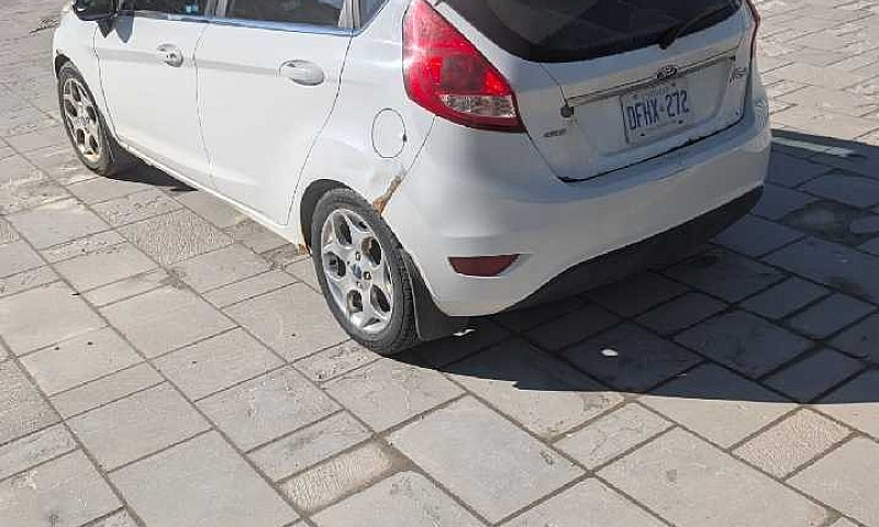 2012 Ford Fiesta Hat...