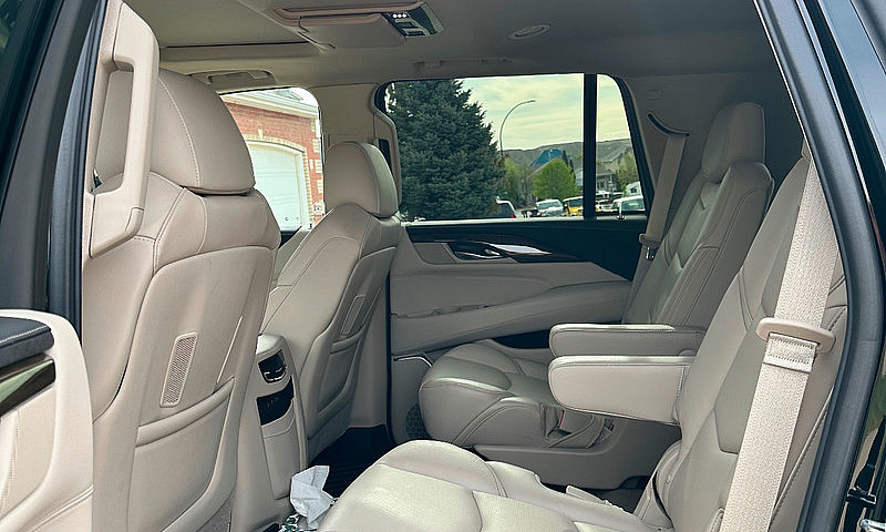 2020 Escalade Premiu...