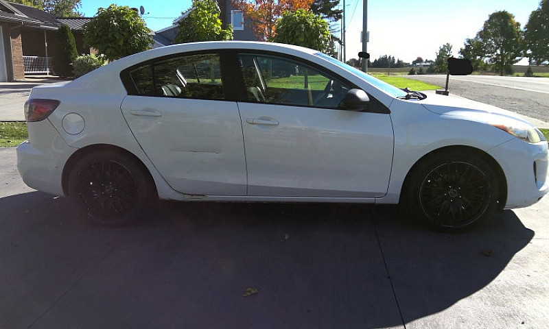 2012 Mazda 3 Gs...