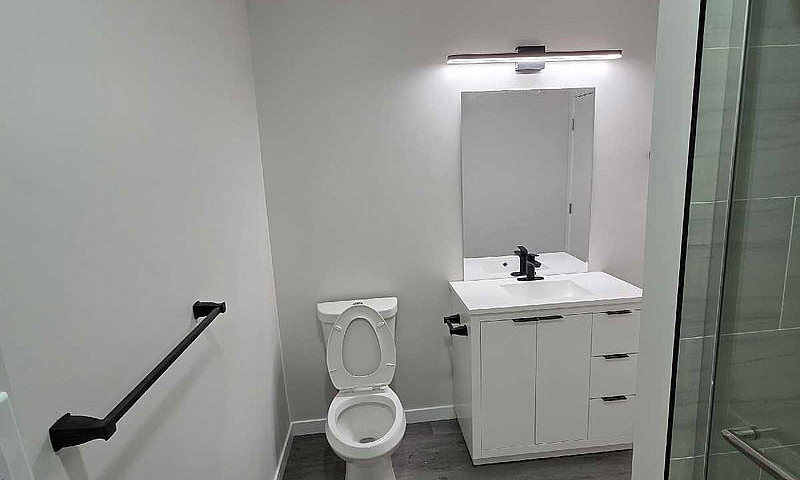 2 Bedroom Basement F...