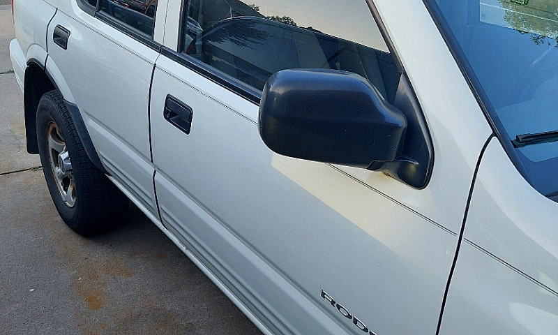 2004 Isuzu Rodeo...