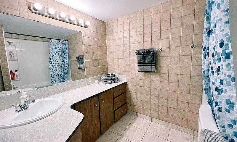 2 Bed Basement Sw...