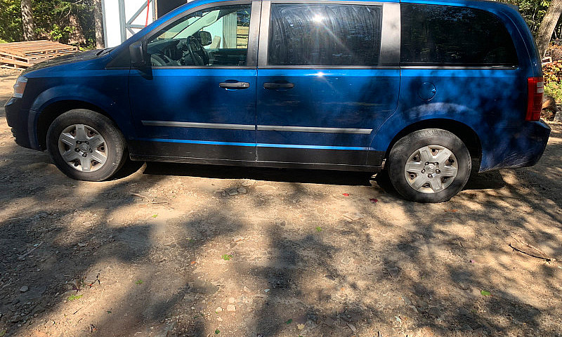 2010 Dodge Caravan 3...