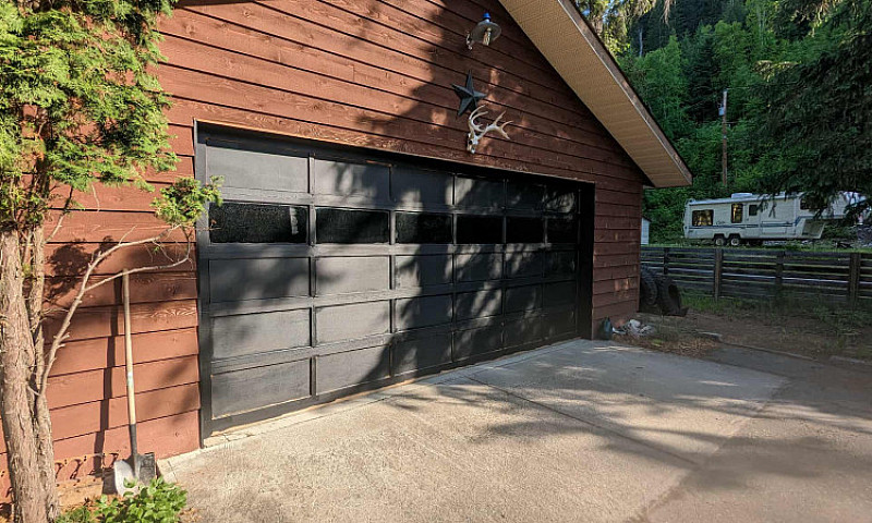 Private 3 Bed 3 Bath...