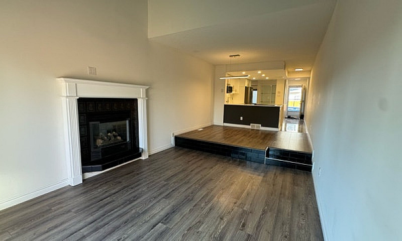 **3Bed +Den 1.5 Bath...