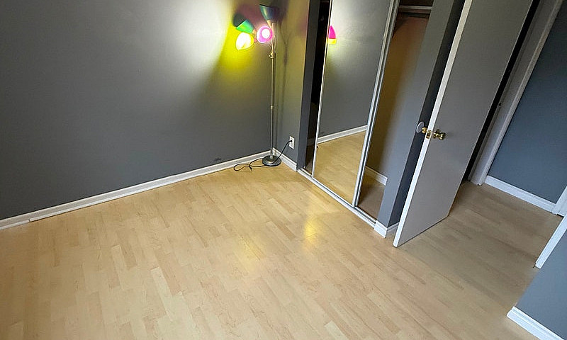 Condo/Apartment For ...