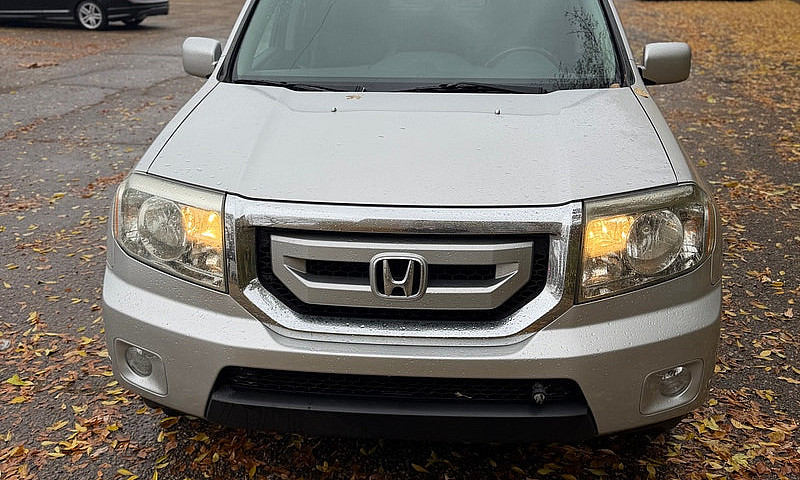 Mint Honda Pilot...