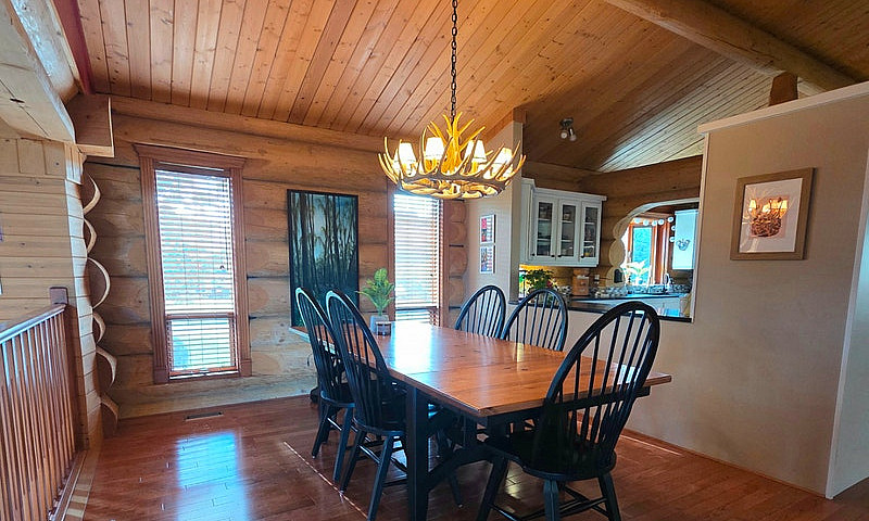 Stunning Log Home On...