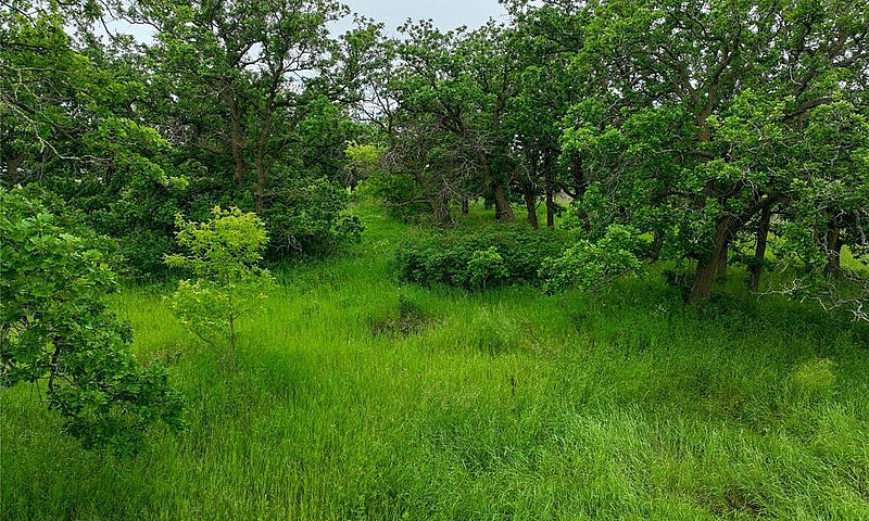 St. Laurent Acreage ...