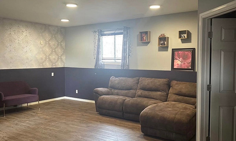 House For Sale - Lac...