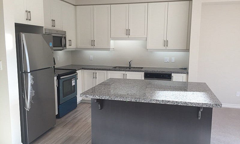 Stunning Townhome Fo...