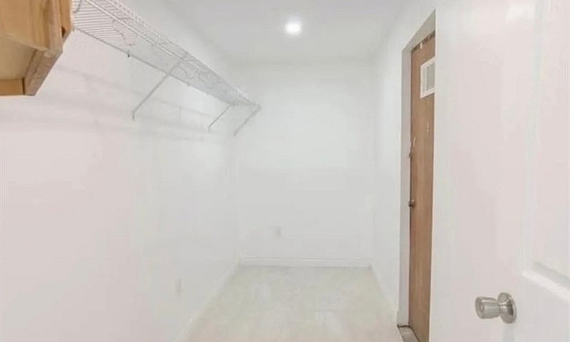 Fully Renovated 2-Be...