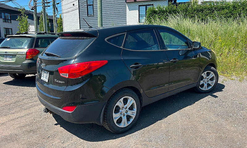 Suv - Hyundai Tucson...