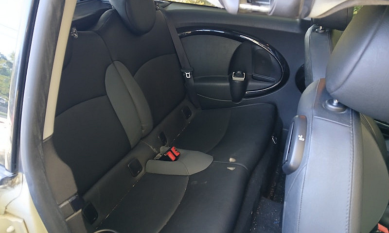 2010 Mini Cooper Clu...
