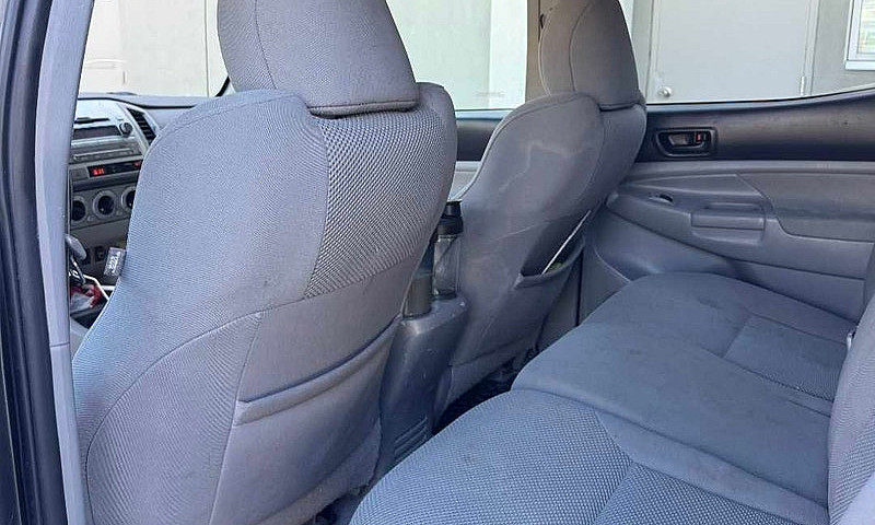 Toyota Tacoma ...