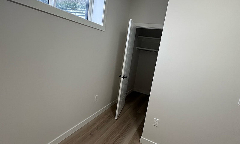 Modern 2 Bedroom Apa...