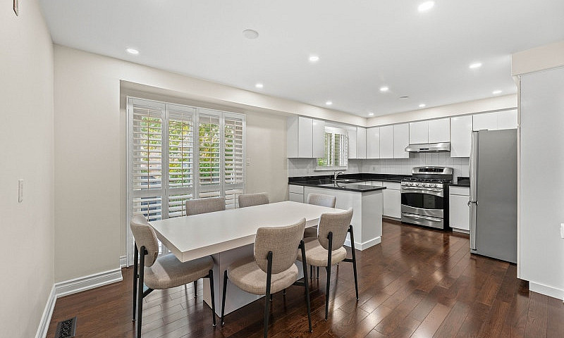 4+1 Bed, 4 Bath Deta...