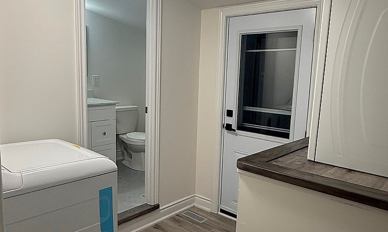 New Renovated 1St Fl...